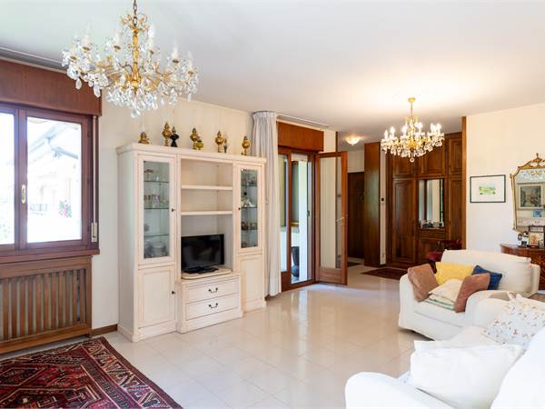 Rif. 8039 - Appartamento vista parco-Montebelluna