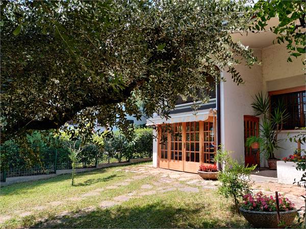 Villa singola in zona collinare a Montebelluna